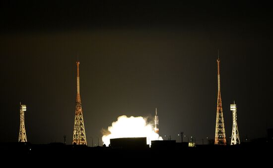 Blast off of Soyuz-FG rocket with Soyuz TMA-15M spacecraft at Baikonur cosmodrome