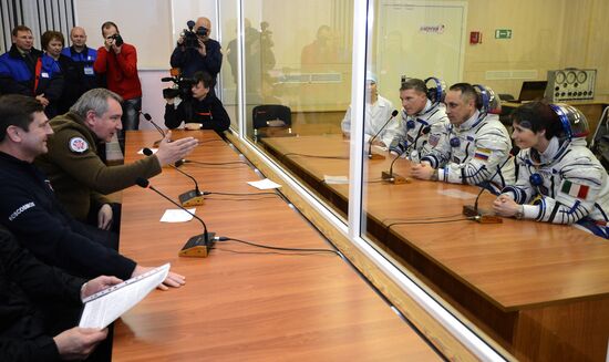 Preparations for launch of Soyuz-FG rocket with Soyuz TMA-15M spacecraft