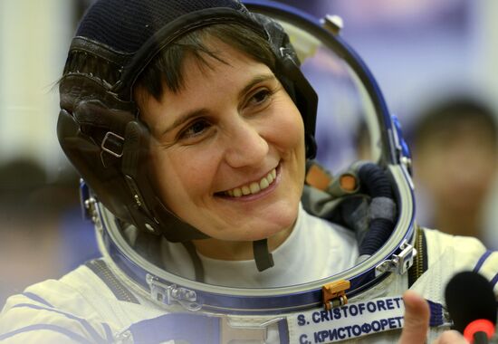 Preparations for launch of Soyuz-FG rocket with Soyuz TMA-15M spacecraft
