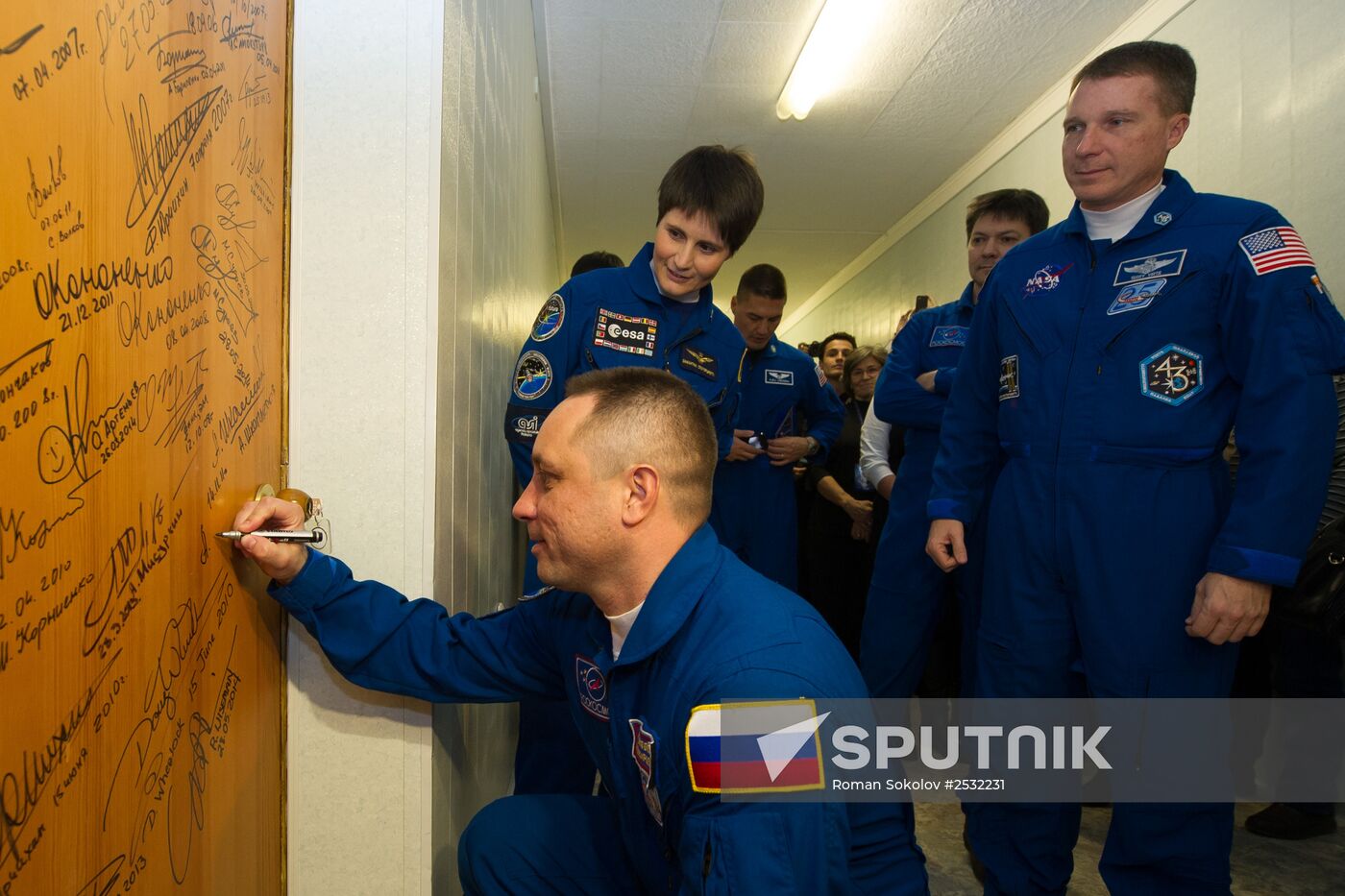 Preparations for launch of Soyuz-FG rocket with Soyuz TMA-15M spacecraft
