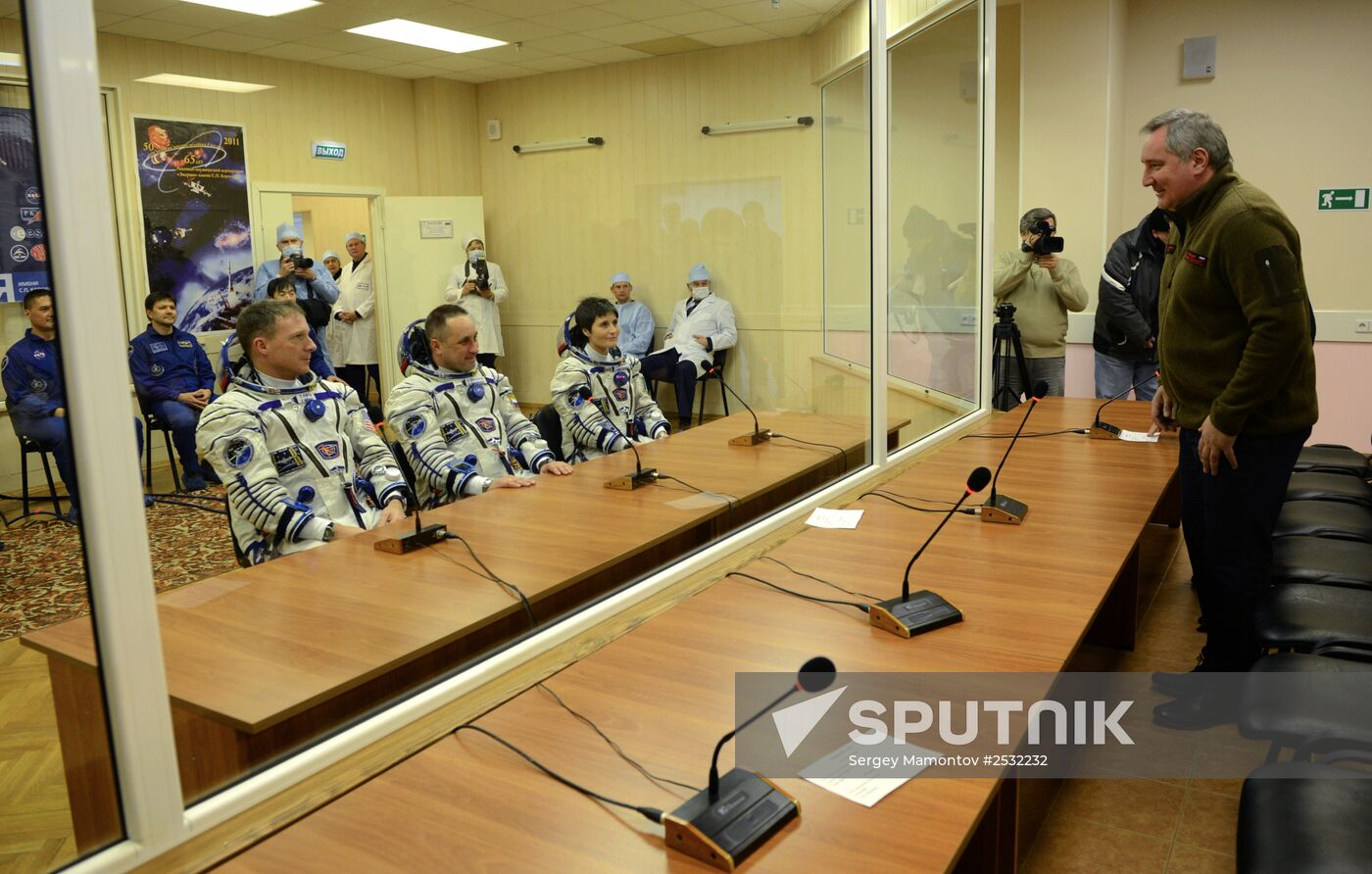 Preparations for launch of Soyuz-FG rocket with Soyuz TMA-15M spacecraft