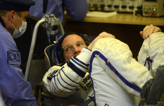 Preparations for launch of Soyuz-FG rocket with Soyuz TMA-15M spacecraft