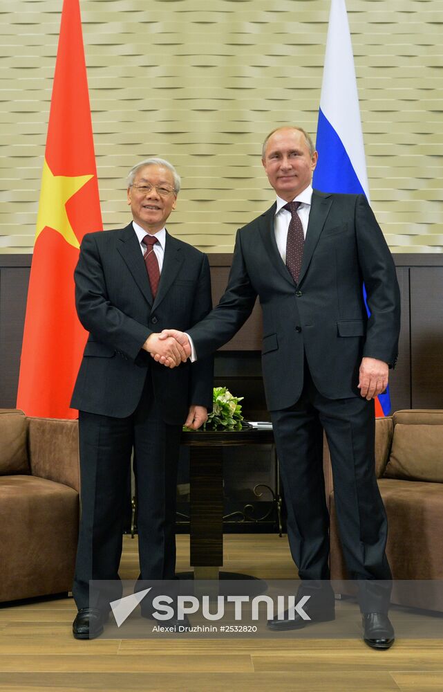 Vladimir Putin meets with Nguyen Phu Trong