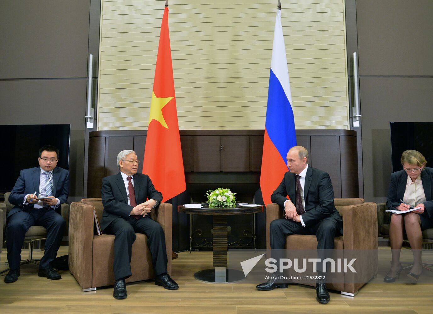 Vladimir Putin meets with Nguyen Phu Trong