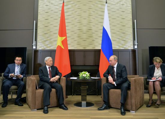Vladimir Putin meets with Nguyen Phu Trong