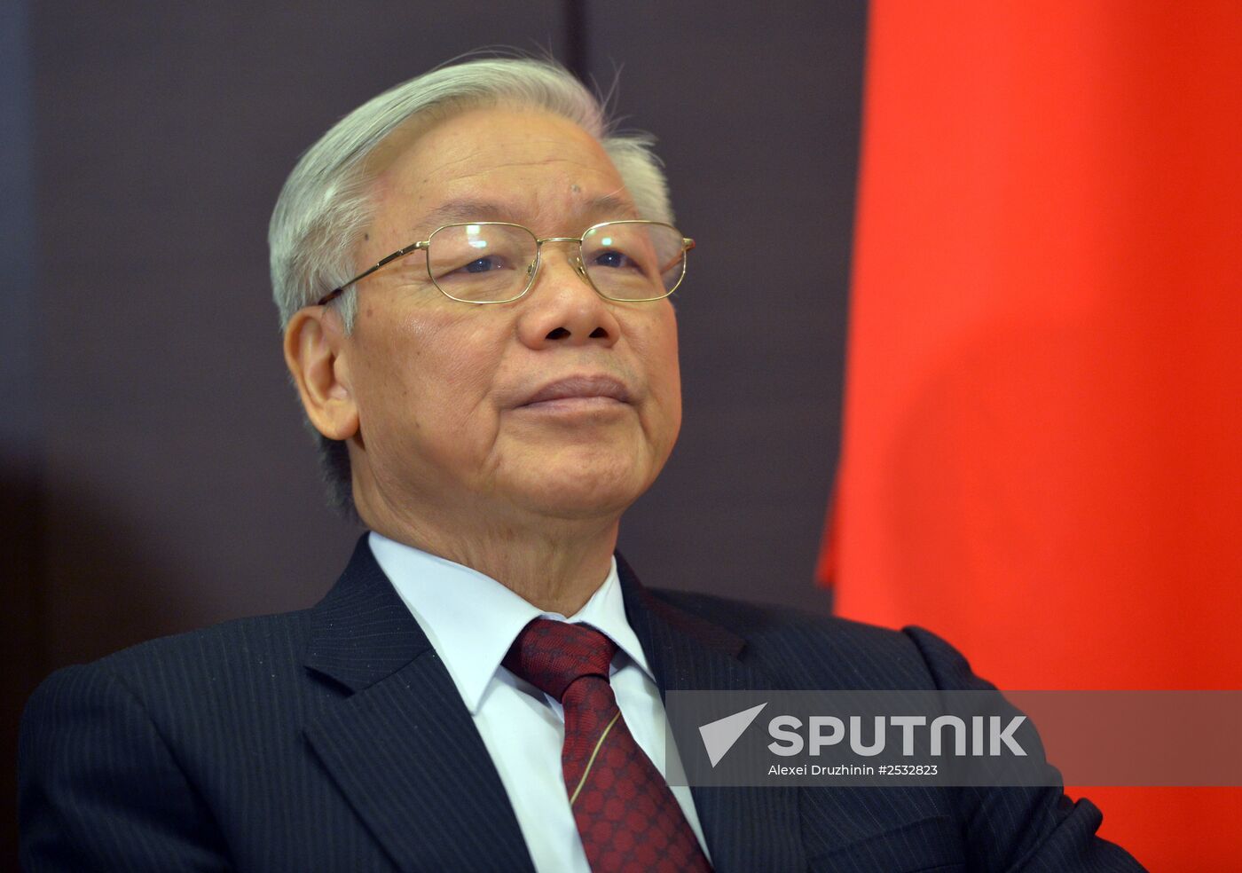 Vladimir Putin meets with Nguyen Phu Trong
