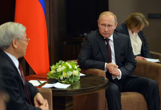 Vladimir Putin meets with Nguyen Phu Trong