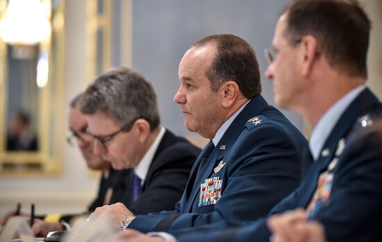 Petro Poroshenko meets with Philip Breedlove in Kiev
