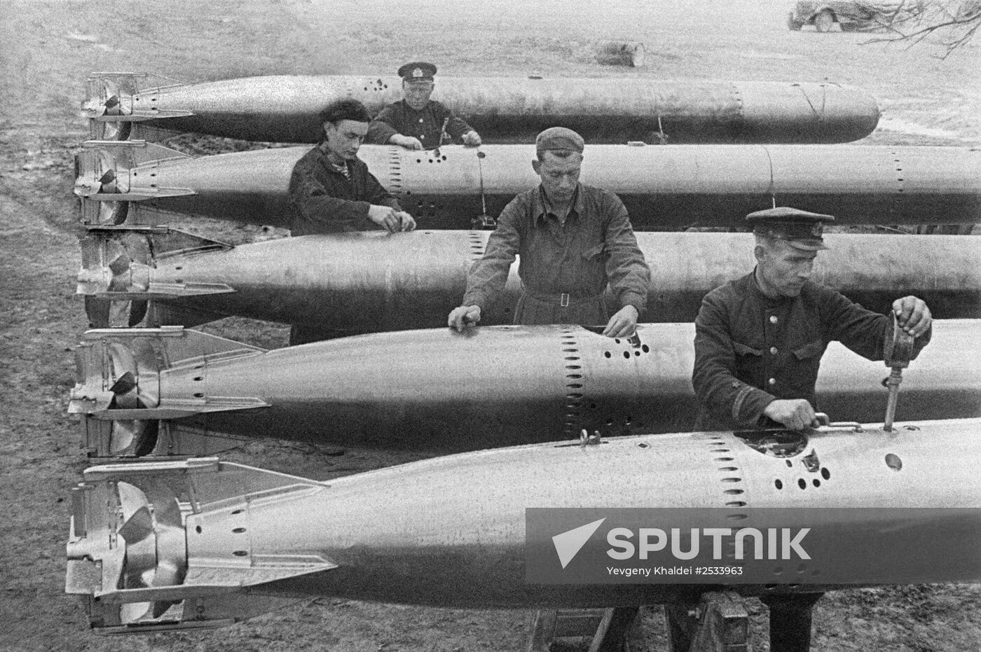 Aircraft torpedoes