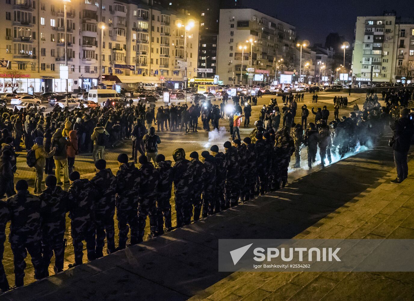 Football fans nearly disrupt Ani Lorak's concert in Kiev