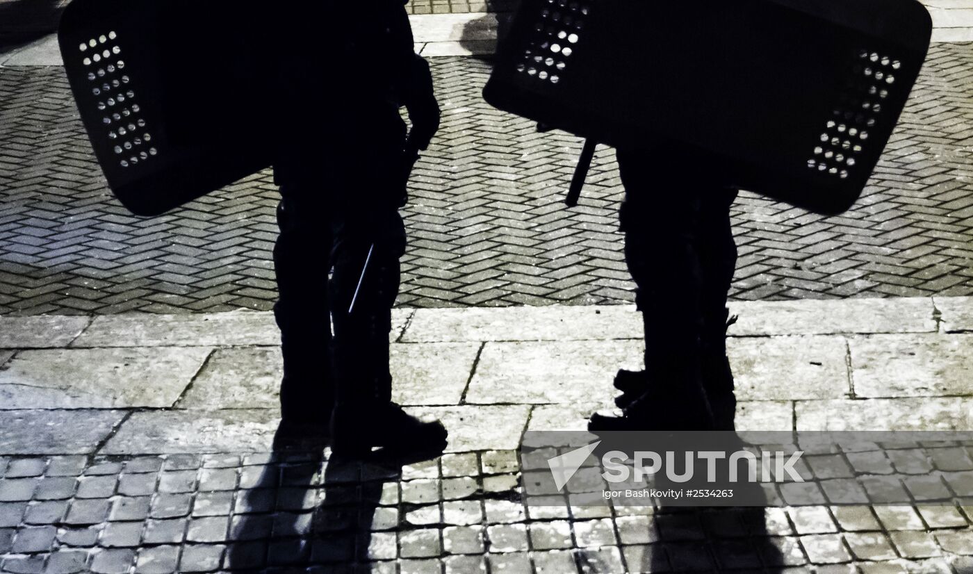 Football fans nearly disrupt Ani Lorak's concert in Kiev