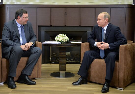 Vladimir Putin meets with Patrick Pouyanné, new CEO of Total