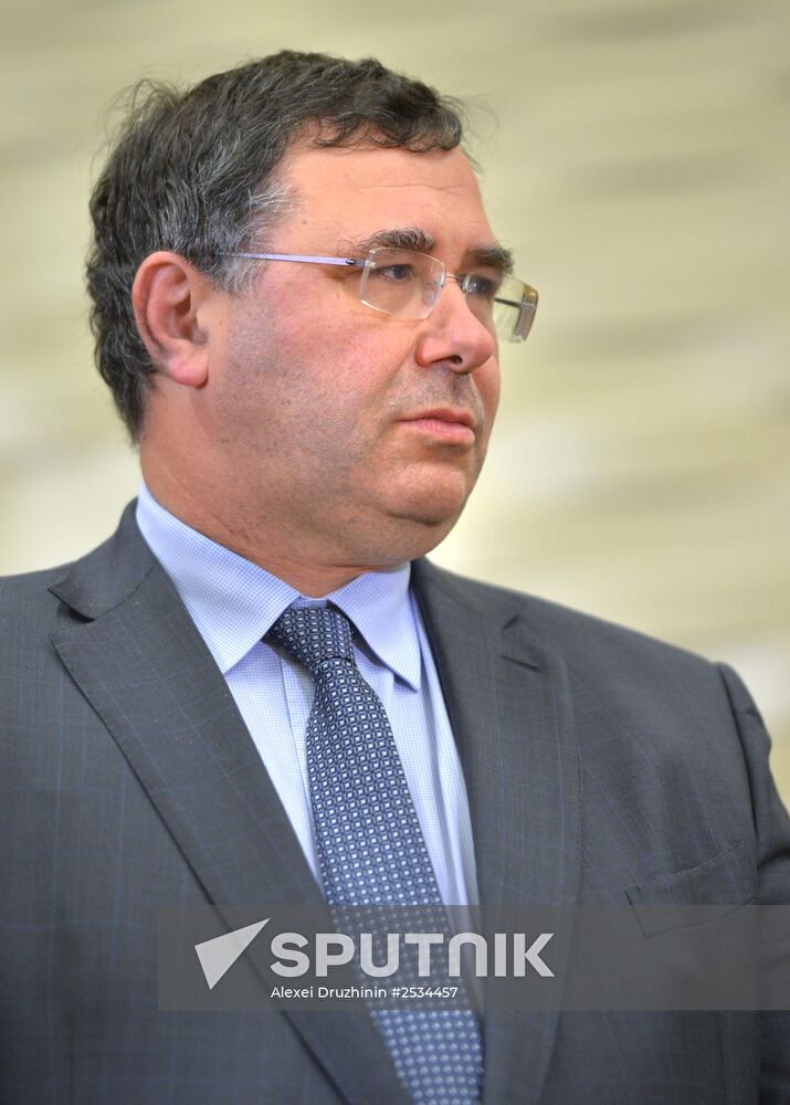 Vladimir Putin meets with Patrick Pouyanné, new CEO of Total