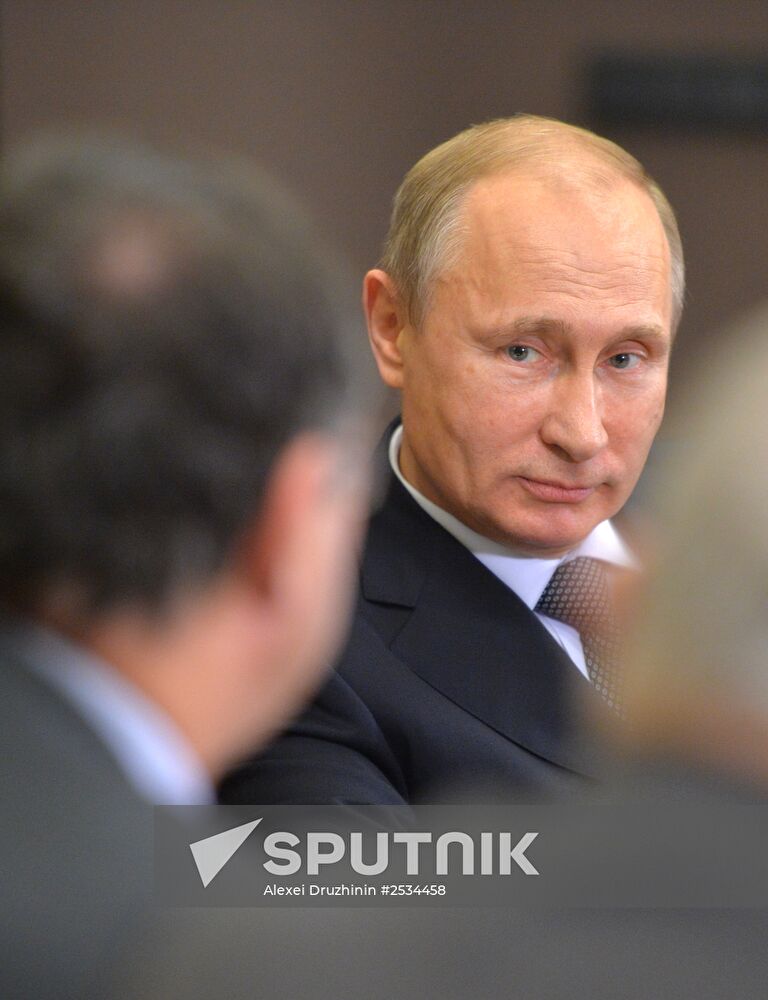 Vladimir Putin meets with Patrick Pouyanné, new CEO of Total
