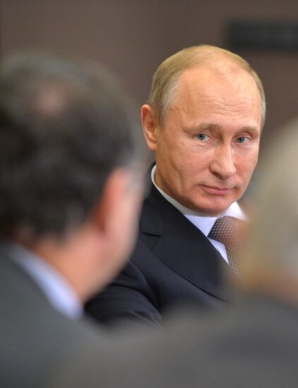 Vladimir Putin meets with Patrick Pouyanné, new CEO of Total