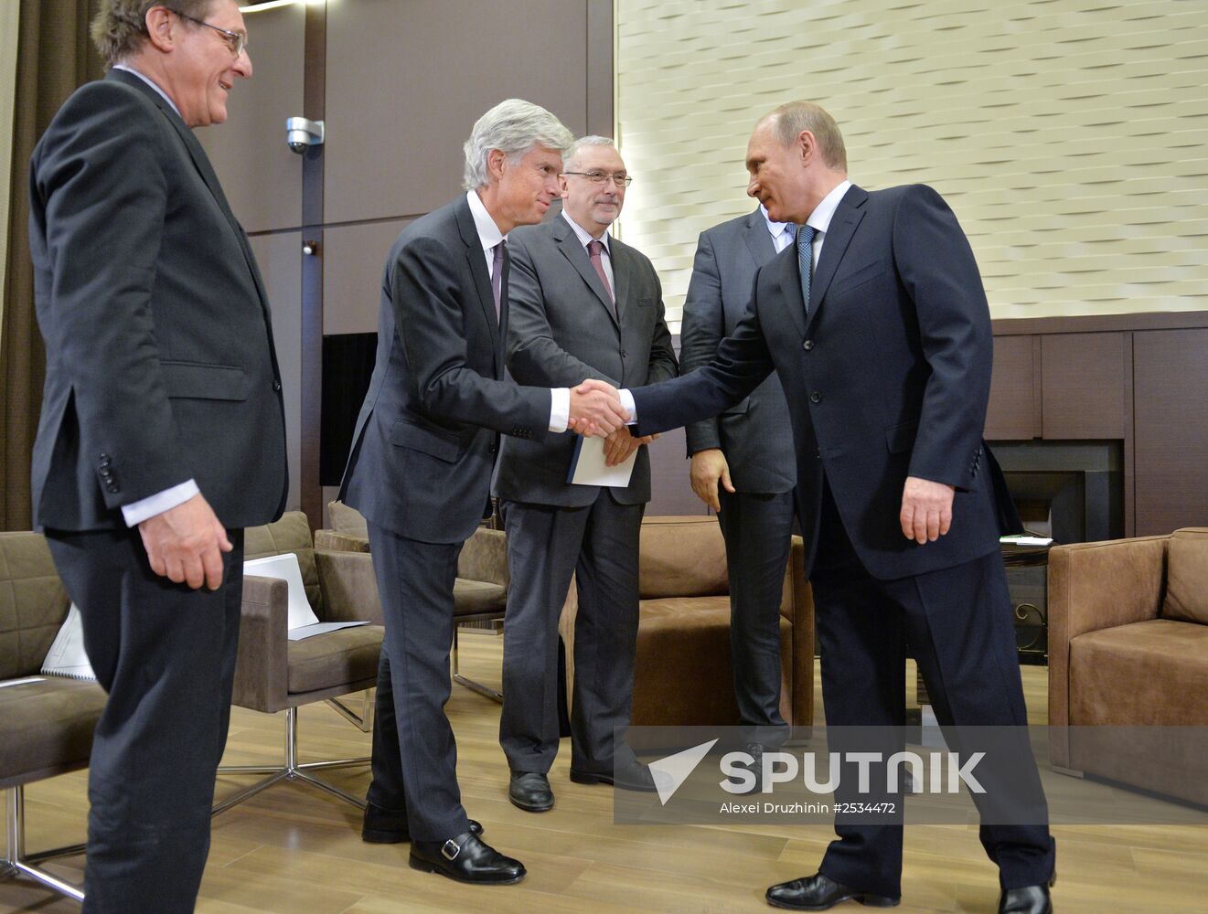 Vladimir Putin meets with Patrick Pouyanné, new CEO of Total