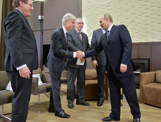Vladimir Putin meets with Patrick Pouyanné, new CEO of Total