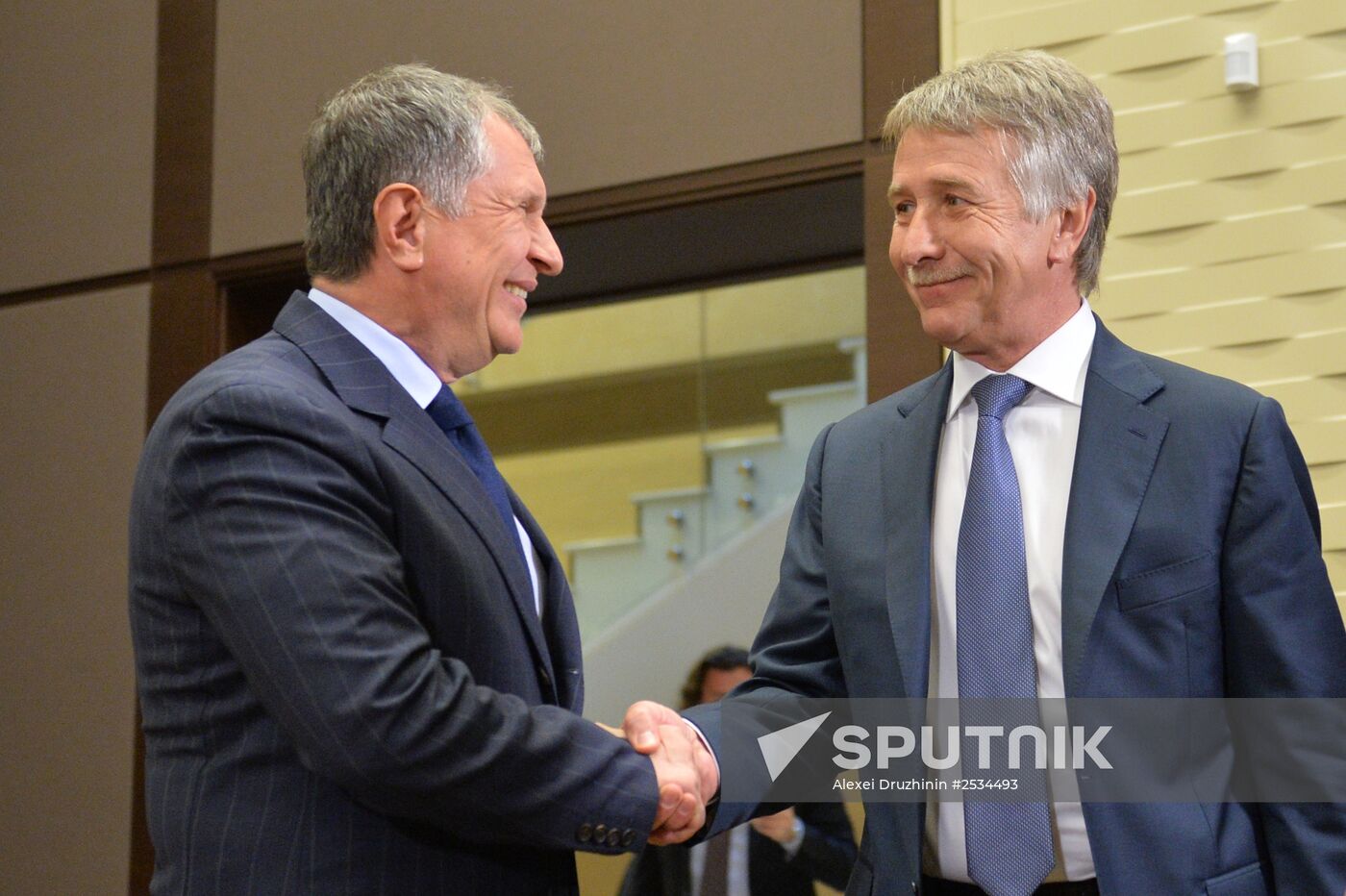 Vladimir Putin meets with Patrick Pouyanné, new CEO of Total