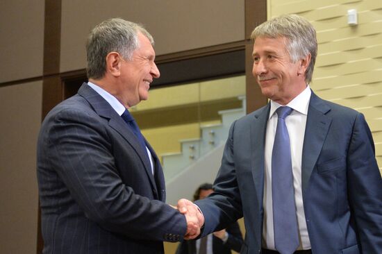 Vladimir Putin meets with Patrick Pouyanné, new CEO of Total