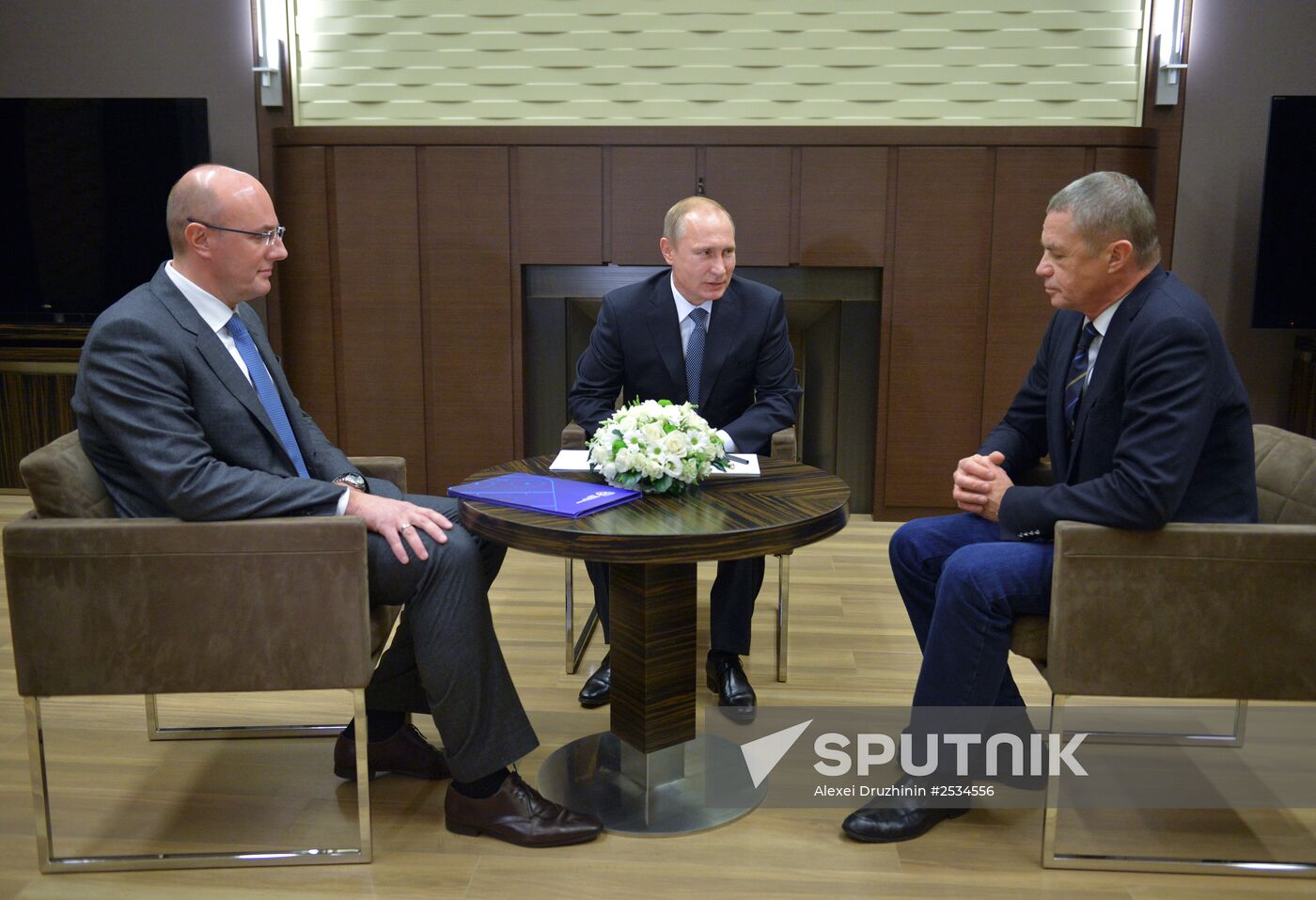 Vladimir Putin meets with Dmitry Chernyshenko and Alexander Medvedev