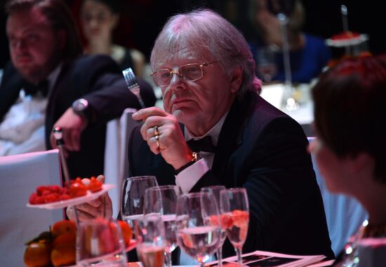 Federation fund charity auction