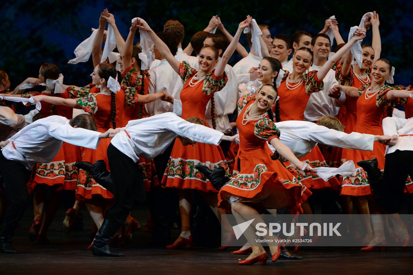 Igor Moiseyev's Folk Dance Company performs at Bolshoi Theatre