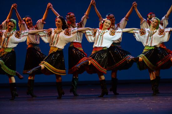 Igor Moiseyev's Folk Dance Company performs at Bolshoi Theatre