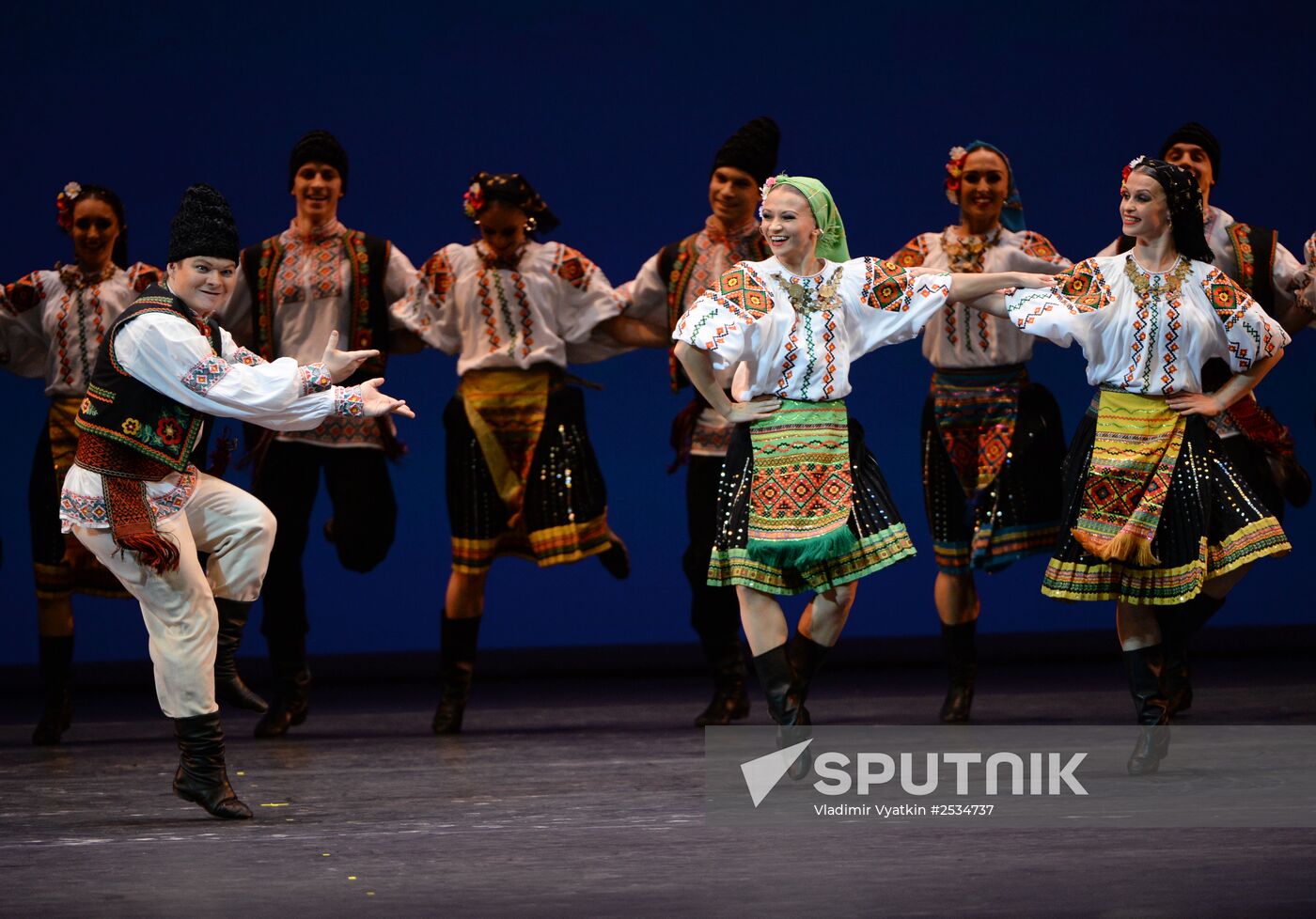 Igor Moiseyev's Folk Dance Company performs at Bolshoi Theatre