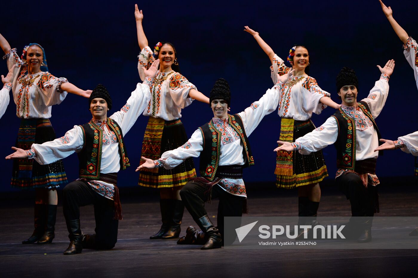 Igor Moiseyev's Folk Dance Company performs at Bolshoi Theatre