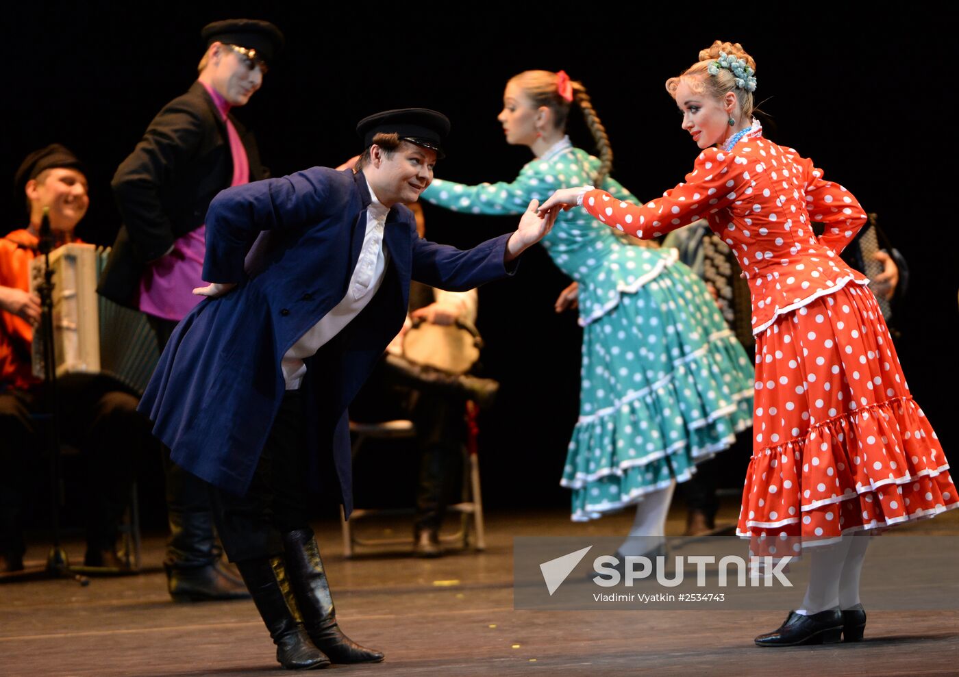 Igor Moiseyev's Folk Dance Company performs at Bolshoi Theatre