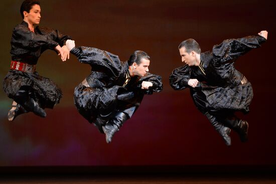 Igor Moiseyev's Folk Dance Company performs at Bolshoi Theatre