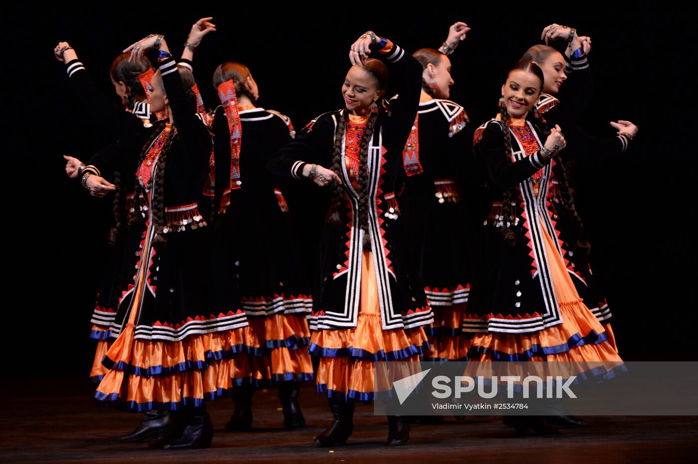 Igor Moiseyev's Folk Dance Company performs at Bolshoi Theatre