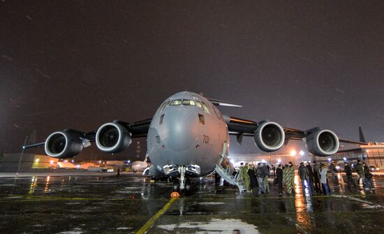 Winter uniforms for Ukrainian army delivered to Boryspil airport from Canada