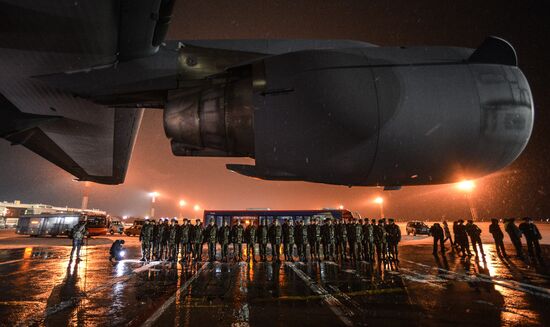 Winter uniforms for Ukrainian army delivered to Boryspil airport from Canada