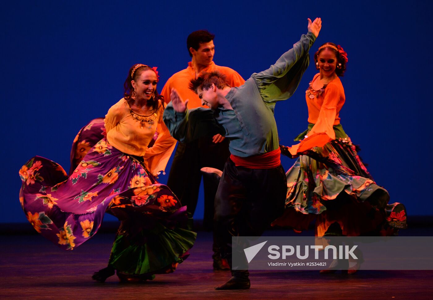 Igor Moiseyev's Folk Dance Company performs at Bolshoi Theatre