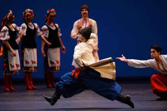 Igor Moiseyev's Folk Dance Company performs at Bolshoi Theatre