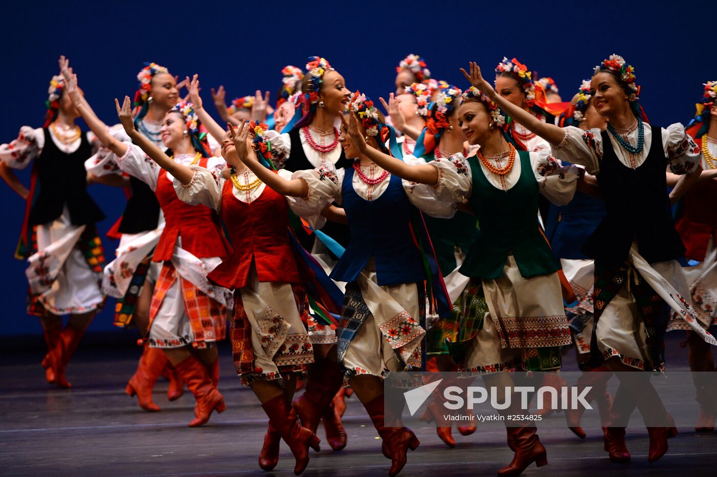 Igor Moiseyev's Folk Dance Company performs at Bolshoi Theatre