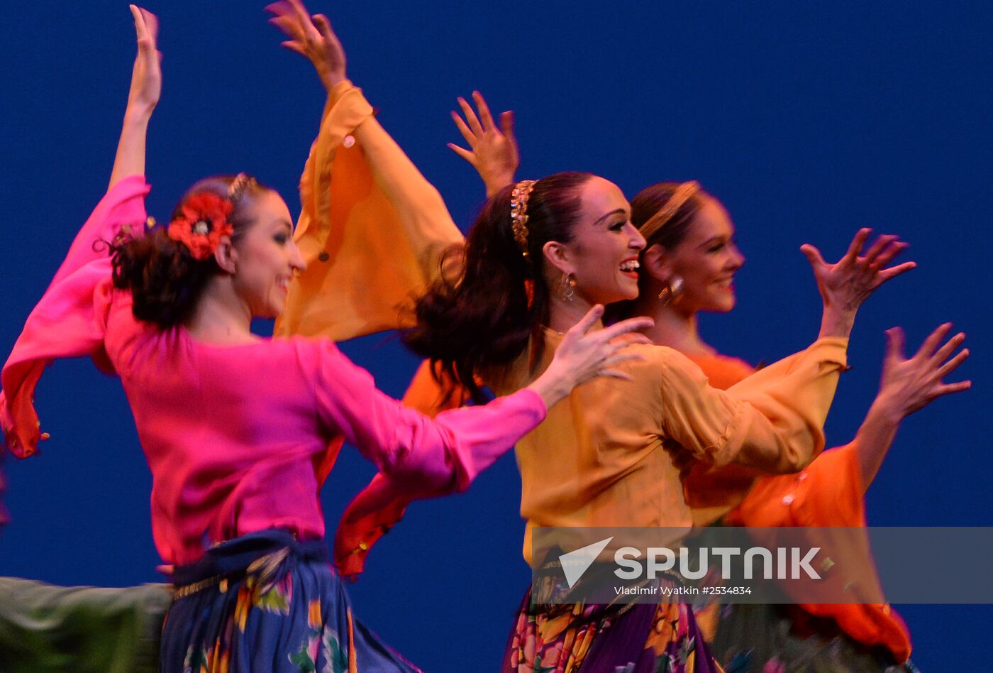 Igor Moiseyev's Folk Dance Company performs at Bolshoi Theatre