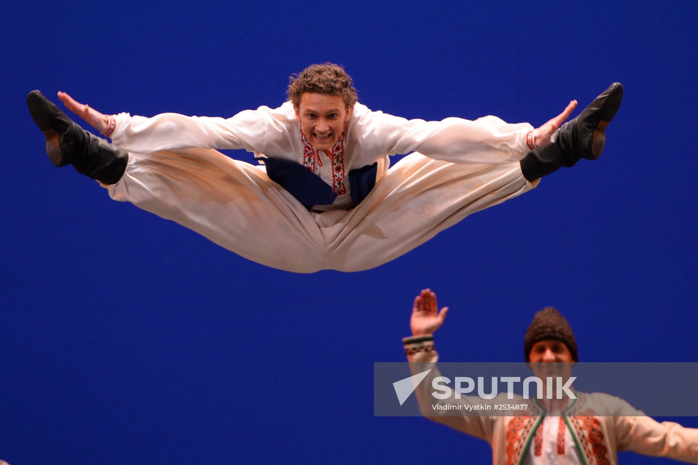 Igor Moiseyev's Folk Dance Company performs at Bolshoi Theatre