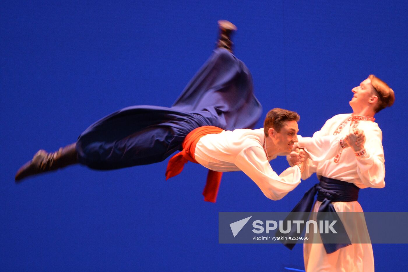 Igor Moiseyev's Folk Dance Company performs at Bolshoi Theatre