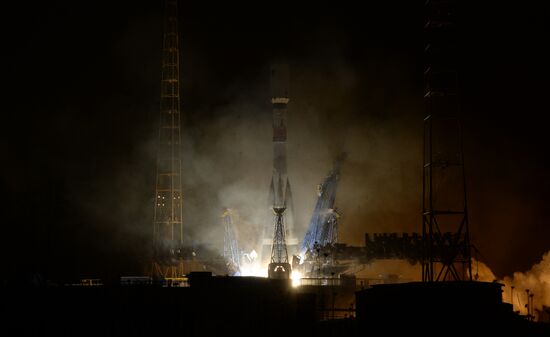 Launch of rocket carrier Soyuz-2.1b with new Glonass system unit