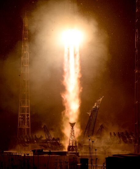 Launch of rocket carrier Soyuz-2.1b with new Glonass system unit
