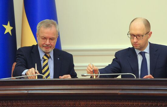 Arseniy Yatsenyuk's meeting with Werner Hoyer