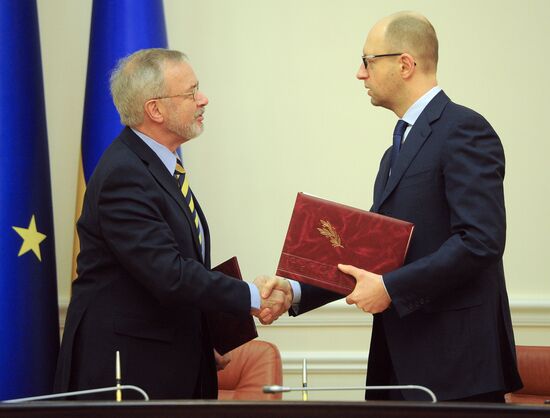 Arseniy Yatsenyuk's meeting with Werner Hoyer