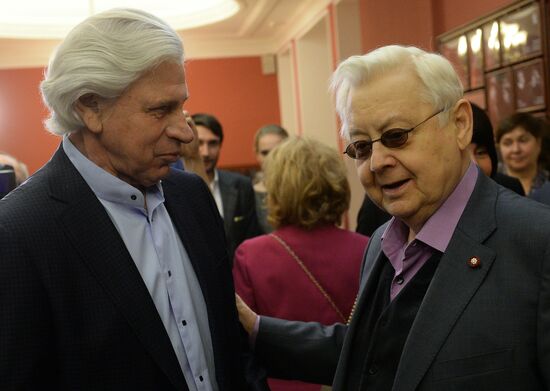 Presenting the People's Choice "Star Theatergoer" awards