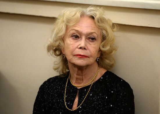 Presenting the People's Choice "Star Theatergoer" awards