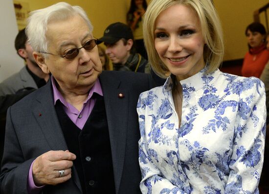 Presenting the People's Choice "Star of a Theatergoer" awards