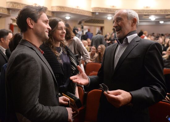 Presenting the People's Choice "Star of a Theatergoer" awards