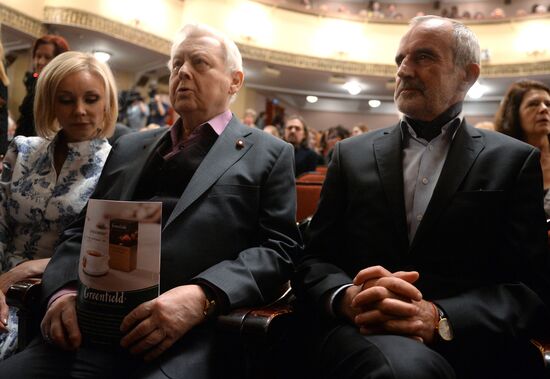 Presenting the People's Choice "Star of a Theatergoer" awards