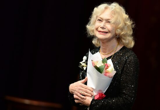 Presenting the People's Choice "Star Theatergoer" awards